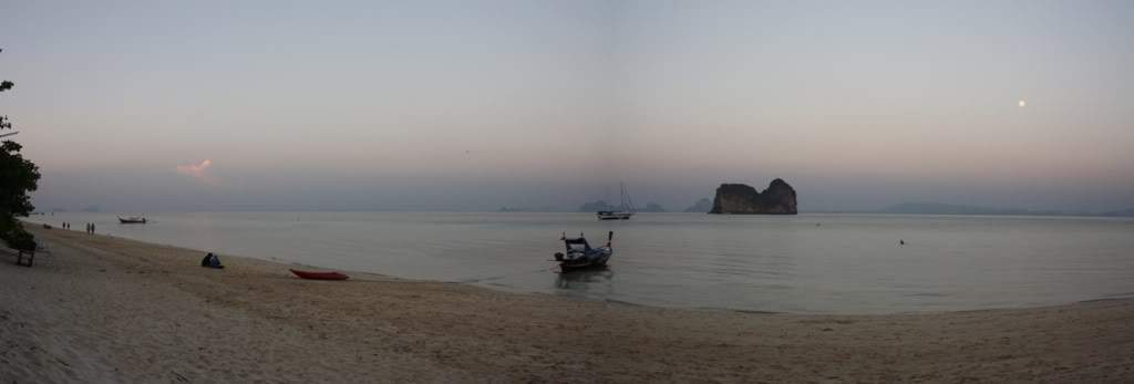 ai322.photobucket.com_albums_nn423_gfrz_Tailandia_Koh_20Ngai_IMG_2119_stitch.jpg