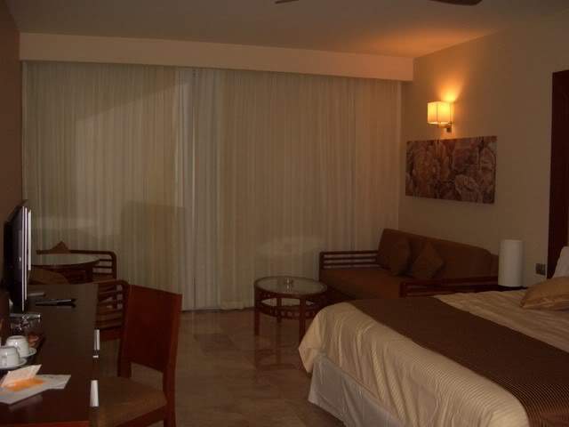 ai365.photobucket.com_albums_oo91_LilianaPinheiro_CIMG0007.jpg