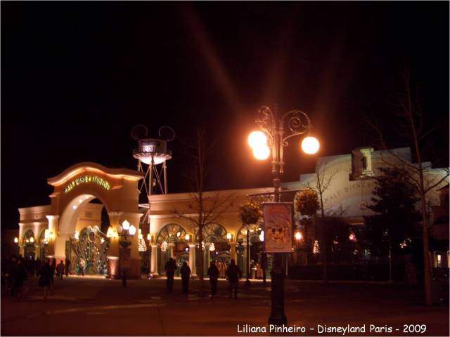 ai365.photobucket.com_albums_oo91_LilianaPinheiro_Disneyland_20Paris_202009_Disney200932.jpg
