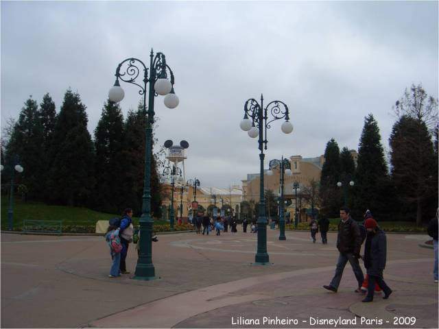 ai365.photobucket.com_albums_oo91_LilianaPinheiro_Disneyland_20Paris_202009_Disney200933.jpg