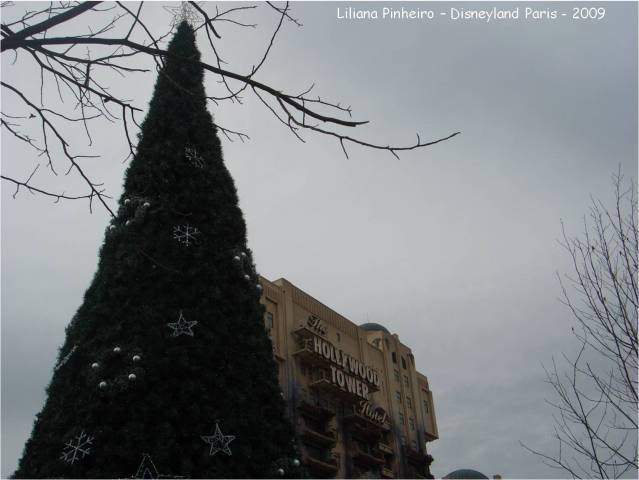 ai365.photobucket.com_albums_oo91_LilianaPinheiro_Disneyland_20Paris_202009_Disney200947.jpg