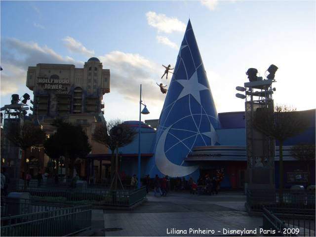 ai365.photobucket.com_albums_oo91_LilianaPinheiro_Disneyland_20Paris_202009_Disney200952.jpg