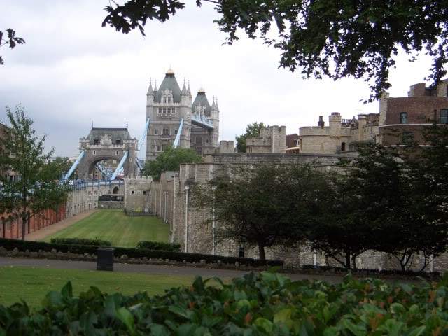 ai365.photobucket.com_albums_oo91_LilianaPinheiro_London_20City_20__202008_CIMG0019.jpg