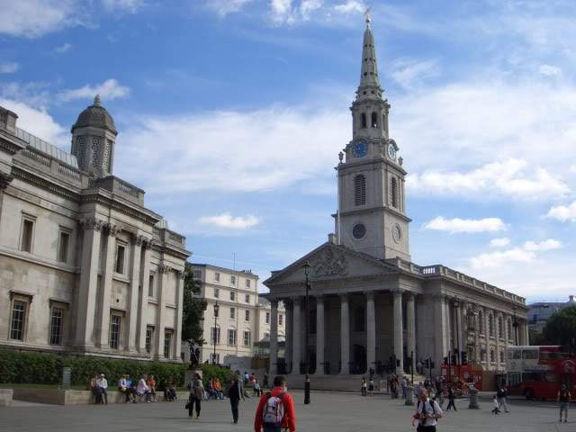 ai365.photobucket.com_albums_oo91_LilianaPinheiro_London_20City_20__202008_CIMG0034.jpg