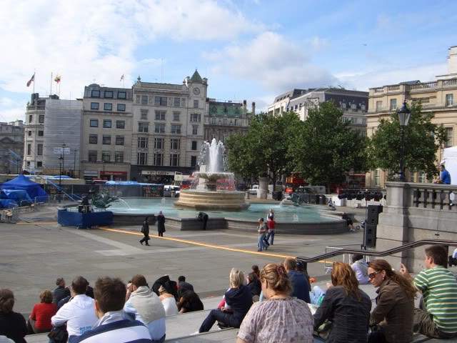 ai365.photobucket.com_albums_oo91_LilianaPinheiro_London_20City_20__202008_CIMG0044.jpg