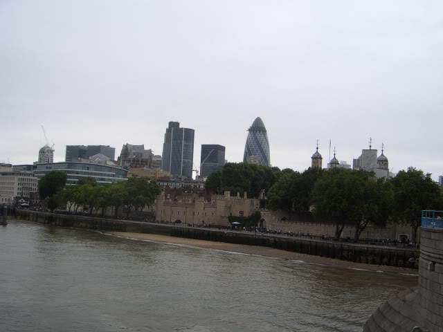 ai365.photobucket.com_albums_oo91_LilianaPinheiro_London_20City_20__202008_CIMG0053.jpg