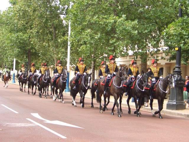 ai365.photobucket.com_albums_oo91_LilianaPinheiro_London_20City_20__202008_CIMG0064.jpg