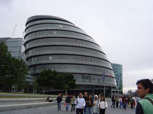 ai365.photobucket.com_albums_oo91_LilianaPinheiro_London_20City_20__202008_CIMG0068.jpg