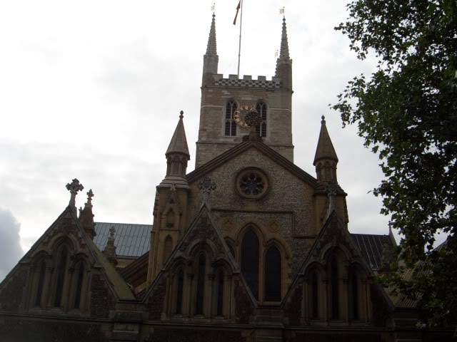 ai365.photobucket.com_albums_oo91_LilianaPinheiro_London_20City_20__202008_CIMG0104.jpg