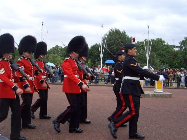 ai365.photobucket.com_albums_oo91_LilianaPinheiro_London_20City_20__202008_CIMG0109.jpg