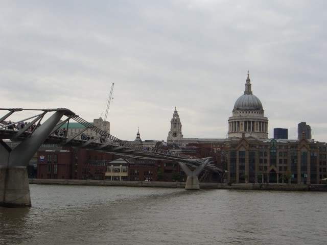 ai365.photobucket.com_albums_oo91_LilianaPinheiro_London_20City_20__202008_CIMG0113.jpg