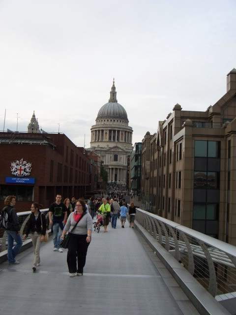ai365.photobucket.com_albums_oo91_LilianaPinheiro_London_20City_20__202008_CIMG0126.jpg