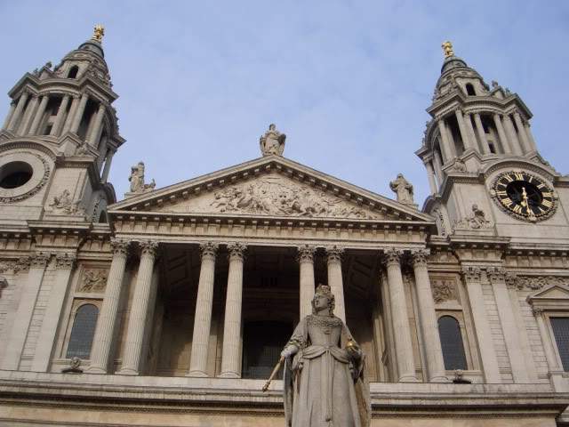 ai365.photobucket.com_albums_oo91_LilianaPinheiro_London_20City_20__202008_CIMG0143.jpg