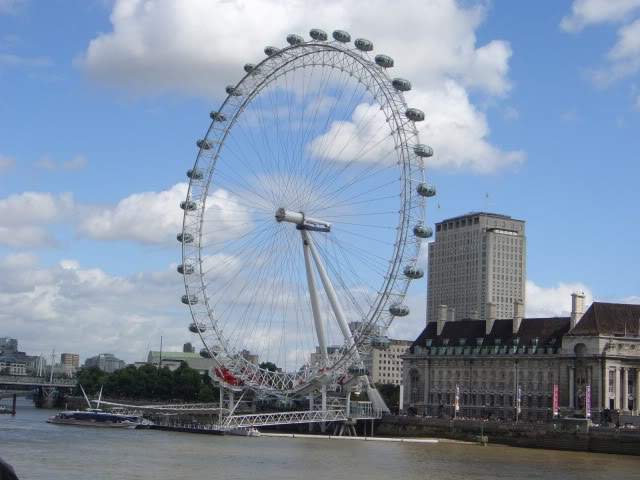 ai365.photobucket.com_albums_oo91_LilianaPinheiro_London_20City_20__202008_CIMG0149.jpg