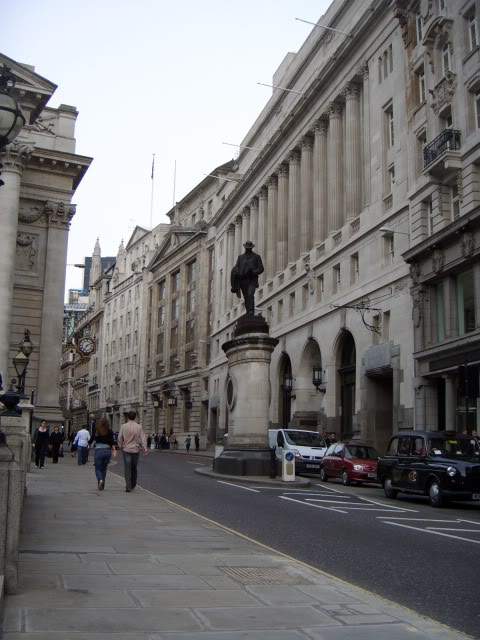 ai365.photobucket.com_albums_oo91_LilianaPinheiro_London_20City_20__202008_CIMG0168.jpg