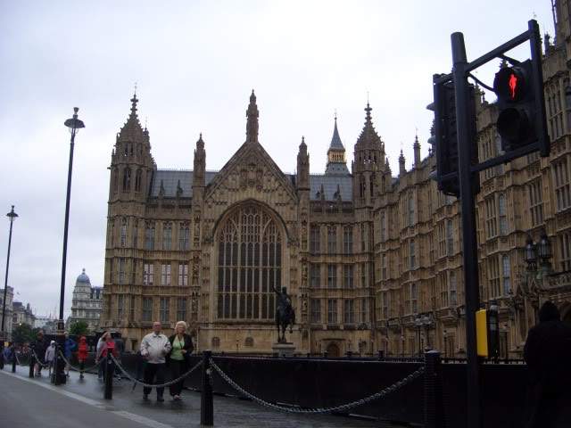 ai365.photobucket.com_albums_oo91_LilianaPinheiro_London_20City_20__202008_CIMG0208.jpg