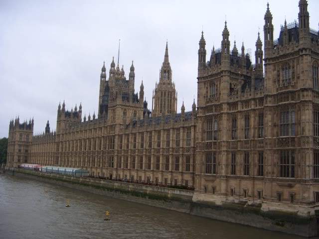 ai365.photobucket.com_albums_oo91_LilianaPinheiro_London_20City_20__202008_CIMG0229.jpg