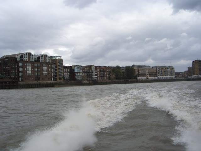 ai365.photobucket.com_albums_oo91_LilianaPinheiro_London_20City_20__202008_CIMG0292.jpg