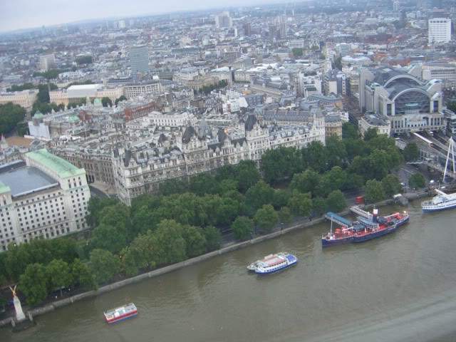ai365.photobucket.com_albums_oo91_LilianaPinheiro_London_20City_20__202008_CIMG0293.jpg