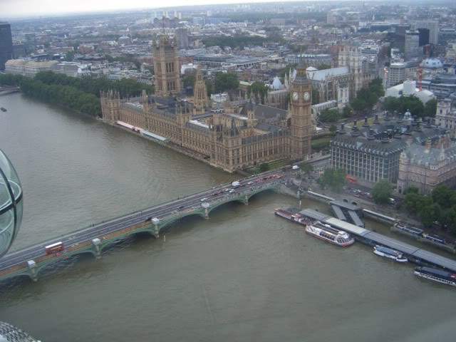 ai365.photobucket.com_albums_oo91_LilianaPinheiro_London_20City_20__202008_CIMG0295.jpg
