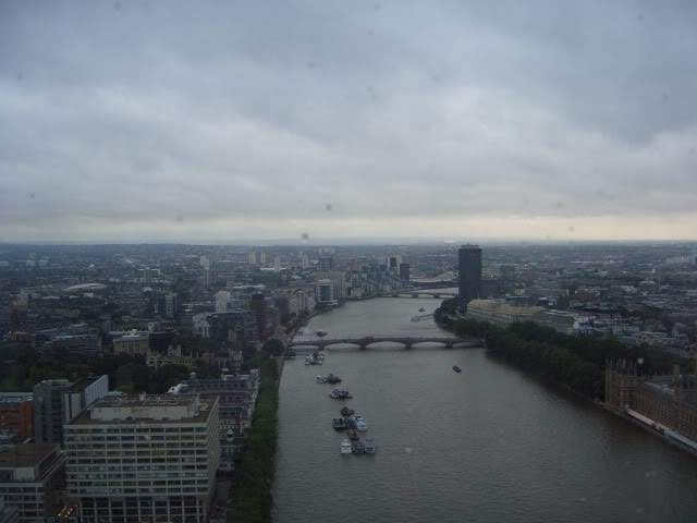 ai365.photobucket.com_albums_oo91_LilianaPinheiro_London_20City_20__202008_CIMG0298.jpg