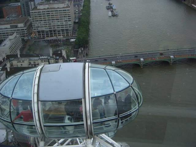 ai365.photobucket.com_albums_oo91_LilianaPinheiro_London_20City_20__202008_CIMG0299.jpg
