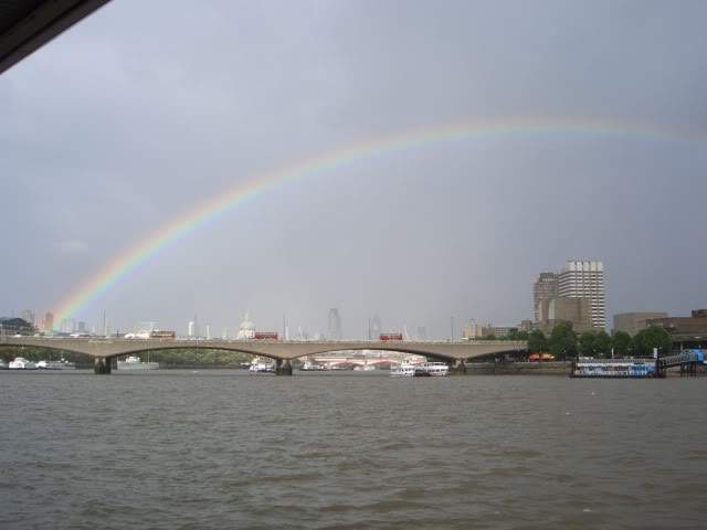 ai365.photobucket.com_albums_oo91_LilianaPinheiro_London_20City_20__202008_CIMG0313.jpg