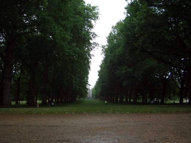 ai365.photobucket.com_albums_oo91_LilianaPinheiro_London_20City_20__202008_CIMG0332.jpg
