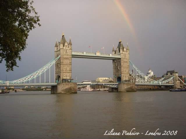 ai365.photobucket.com_albums_oo91_LilianaPinheiro_London_20City_20__202008_CIMG0367.jpg