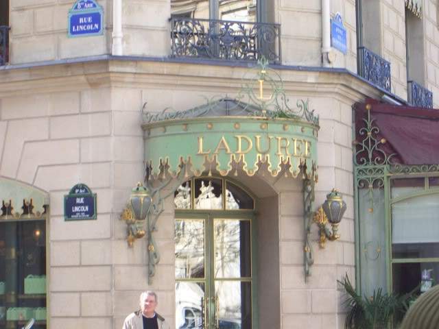 ai365.photobucket.com_albums_oo91_LilianaPinheiro_Paris_CIMG0324.jpg
