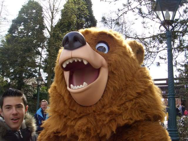 ai365.photobucket.com_albums_oo91_LilianaPinheiro_Paris_DisneyLand_20Paris_202008_CIMG0106.jpg