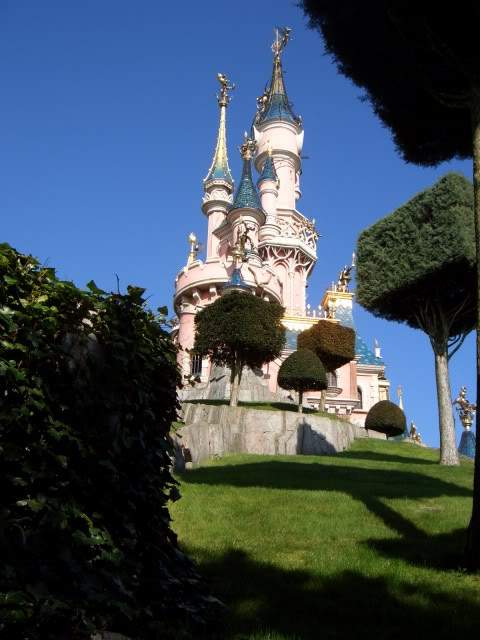 ai365.photobucket.com_albums_oo91_LilianaPinheiro_Paris_DisneyLand_20Paris_202008_CIMG0217.jpg