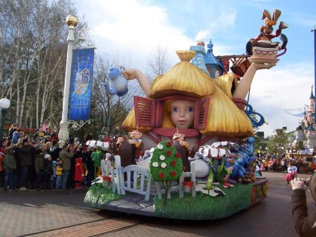 ai365.photobucket.com_albums_oo91_LilianaPinheiro_Paris_DisneyLand_20Paris_202008_CIMG0274.jpg