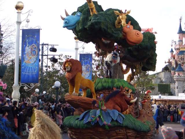 ai365.photobucket.com_albums_oo91_LilianaPinheiro_Paris_DisneyLand_20Paris_202008_CIMG0319.jpg