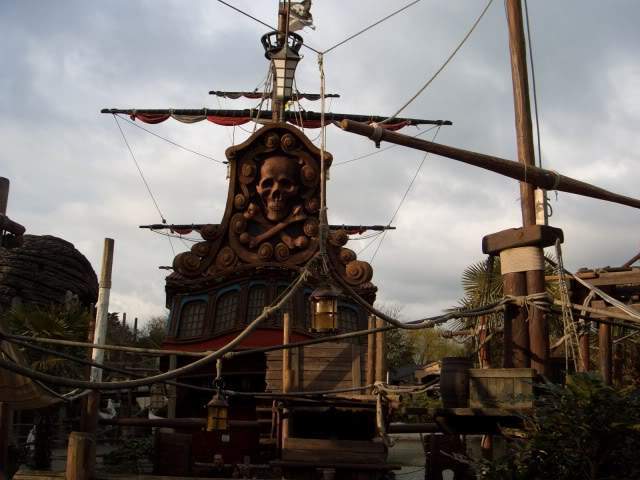 ai365.photobucket.com_albums_oo91_LilianaPinheiro_Paris_DisneyLand_20Paris_202008_CIMG0365.jpg