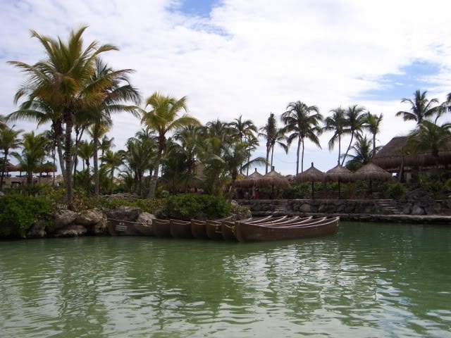 ai365.photobucket.com_albums_oo91_LilianaPinheiro_Xcaret_CIMG0249.jpg