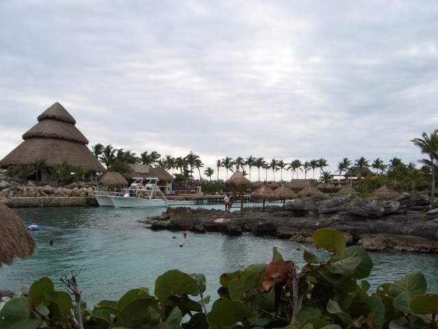 ai365.photobucket.com_albums_oo91_LilianaPinheiro_Xcaret_CIMG0287.jpg