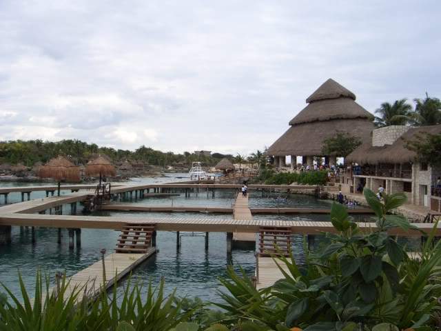 ai365.photobucket.com_albums_oo91_LilianaPinheiro_Xcaret_CIMG0304.jpg