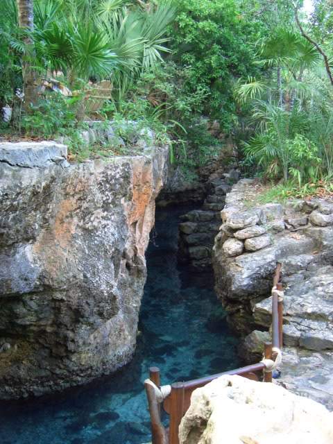 ai365.photobucket.com_albums_oo91_LilianaPinheiro_Xcaret_CIMG0338.jpg