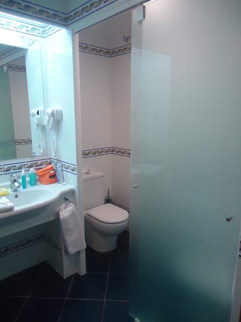 ai39.servimg.com_u_f39_12_64_94_73_quarto12.jpg