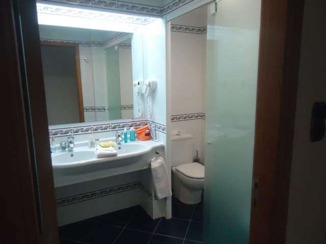 ai39.servimg.com_u_f39_12_64_94_73_quarto14.jpg