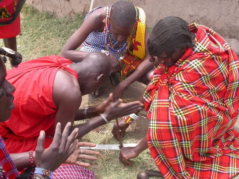 ai43.photobucket.com_albums_e382_nunovasques_Kenya_DSCN0412.jpg