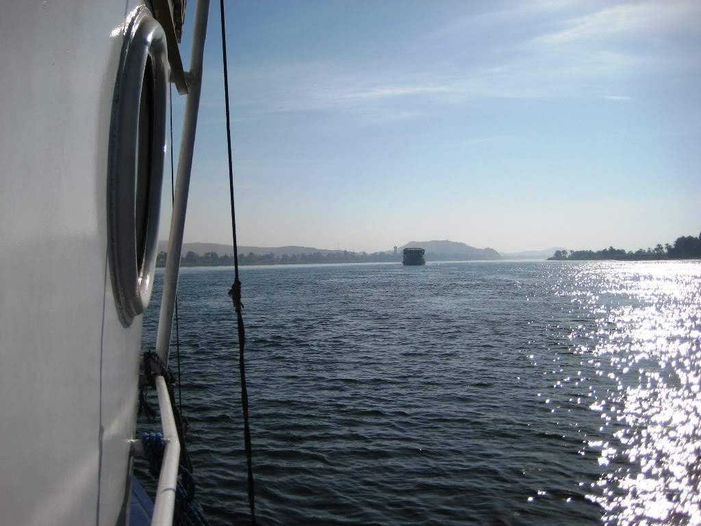 ai442.photobucket.com_albums_qq148_Skanck_photos_Egipto_20Magico_202008_Cruzeiro_Nilo_II.jpg