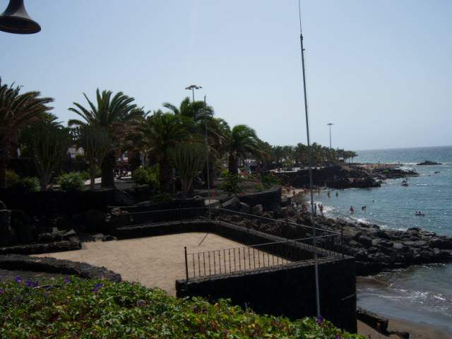 ai528.photobucket.com_albums_dd323_Tuga80_PuertoCarmen4.jpg
