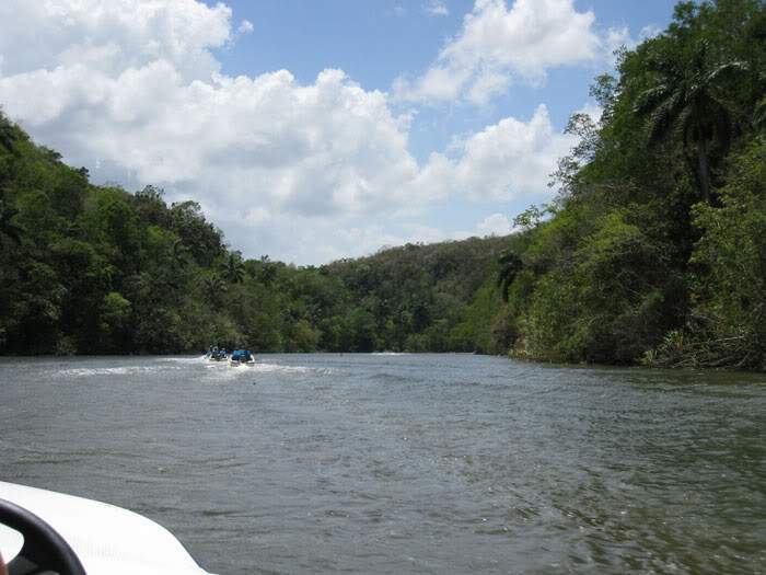 ai570.photobucket.com_albums_ss145_zibbleme_Cuba_IMG_0625.jpg