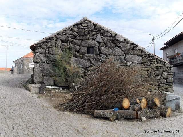 ai609.photobucket.com_albums_tt175_tininha05_SerradaFreitaMontemuroeDouro09326.jpg