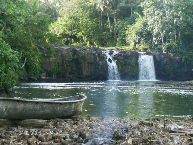 ai609.photobucket.com_albums_tt175_tininha05_STom118.jpg