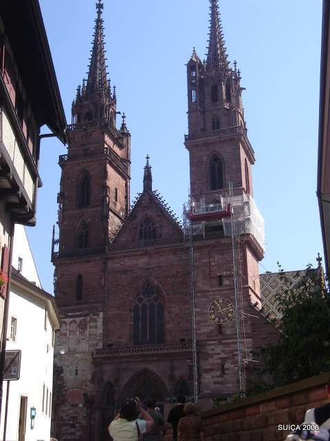 ai609.photobucket.com_albums_tt175_tininha05_Suissa2006513.jpg