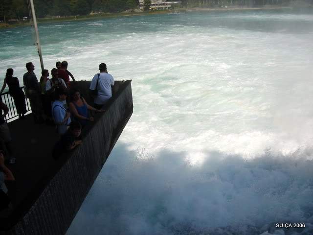 ai609.photobucket.com_albums_tt175_tininha05_Suissa2006706.jpg