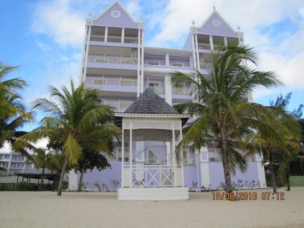 ai614.photobucket.com_albums_tt222_octuning_jamaica_202010_jamaica2010391.jpg